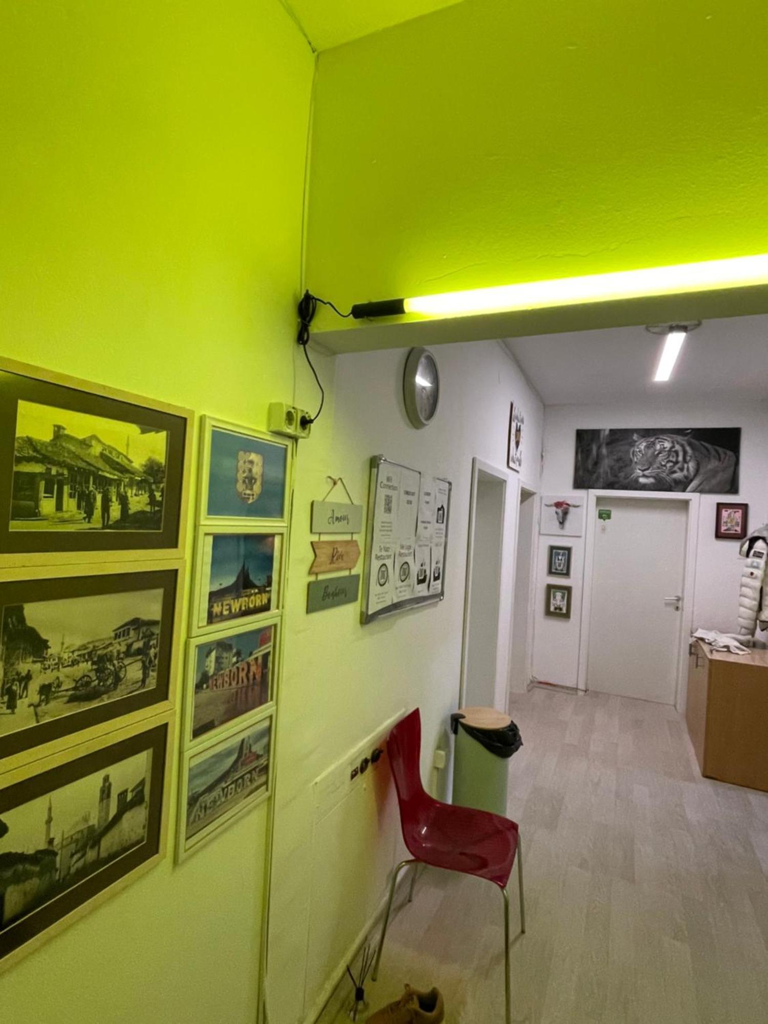 Newborn Center Hostel All Day Free Coffee Pristina Exterior foto